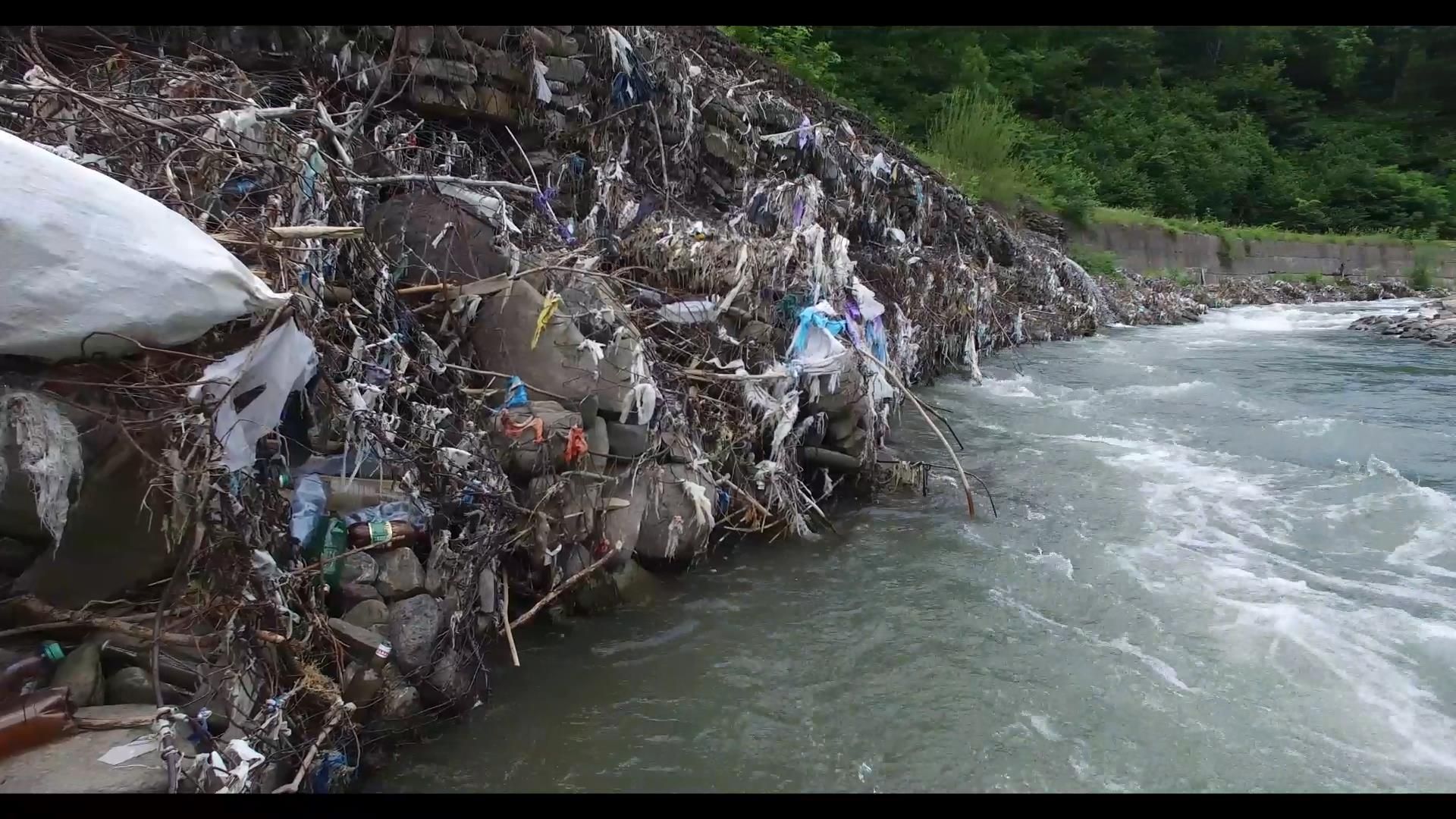 Как из-за мусора на Закарпатье Украина платит штрафы Венгрии Как из-за мусора на Закарпатье Украина платит штрафы Венгрии