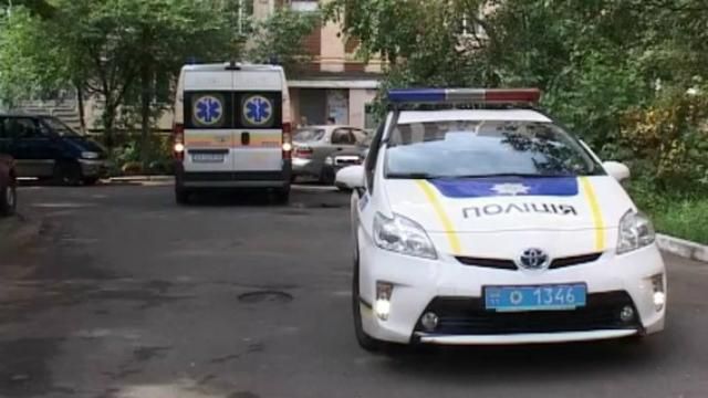 Чоловіка вбили просто у під’їзді в Києві 