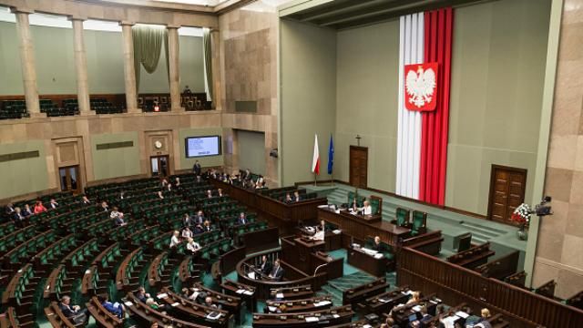 Несподіване загострення: Сенат Польщі вимагає визнати Волинську трагедію "геноцидом"