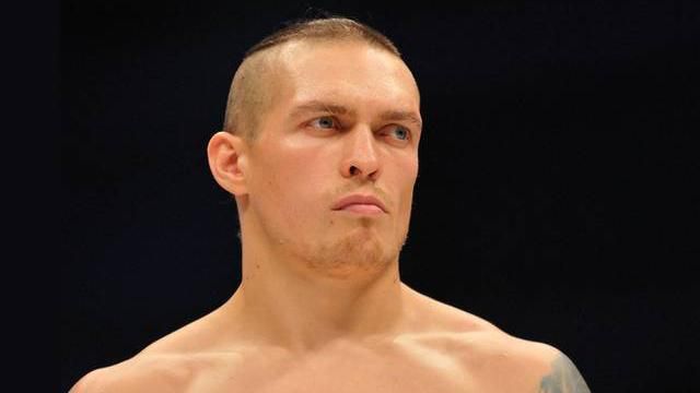 Чому кримськотатарський журналіст назвав Олександра Усика боягузом Чому кримськотатарський журналіст назвав Олександра Усика боягузом