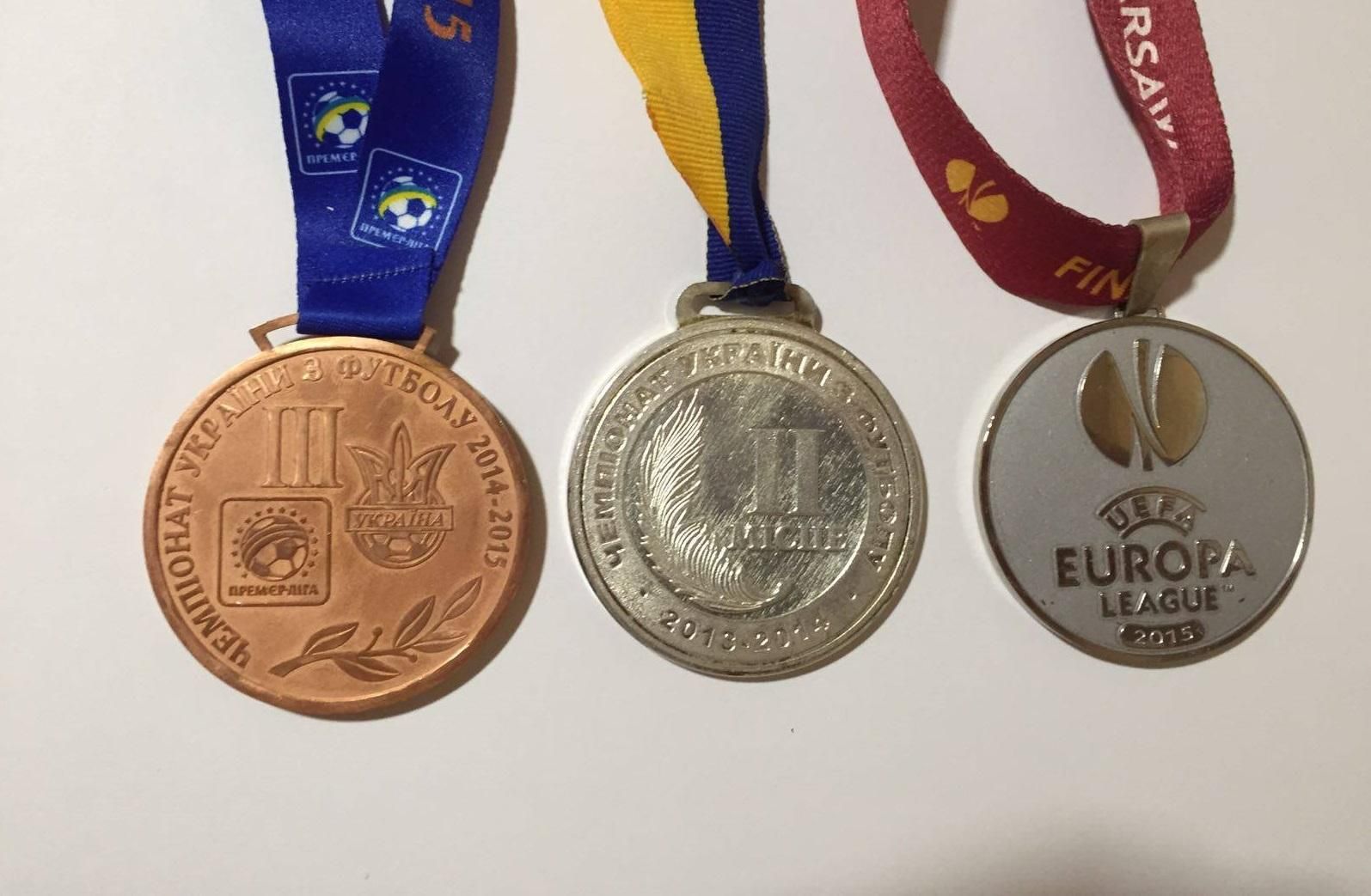 Зозуля продає медалі заради дітей військових Зозуля продає медалі заради дітей військових