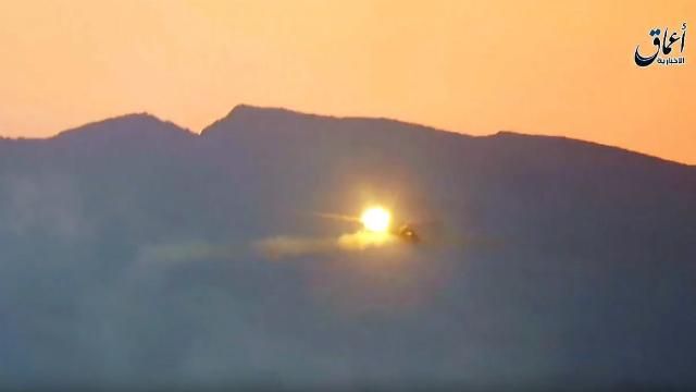 В сети показали момент сбивания вертолета с российскими военными