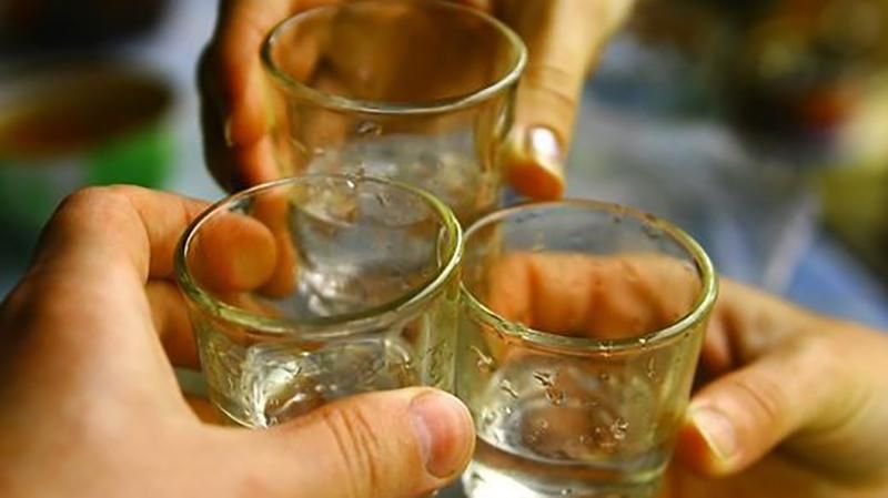 Скандал з п'яними українськими офіцерами набирає обертів Скандал з п'яними українськими офіцерами набирає обертів