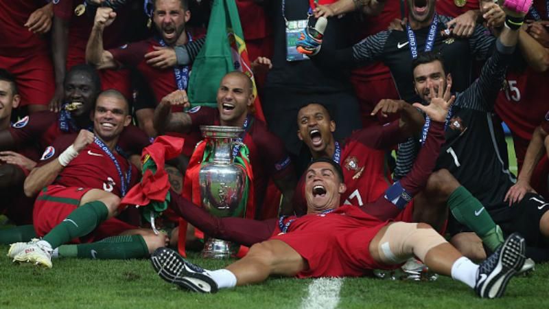 ТОП-новости: Жуткая авария в Харькове, чемпионом Европы стала Португалия ТОП-новости: Жуткая авария в Харькове, чемпионом Европы стала Португалия