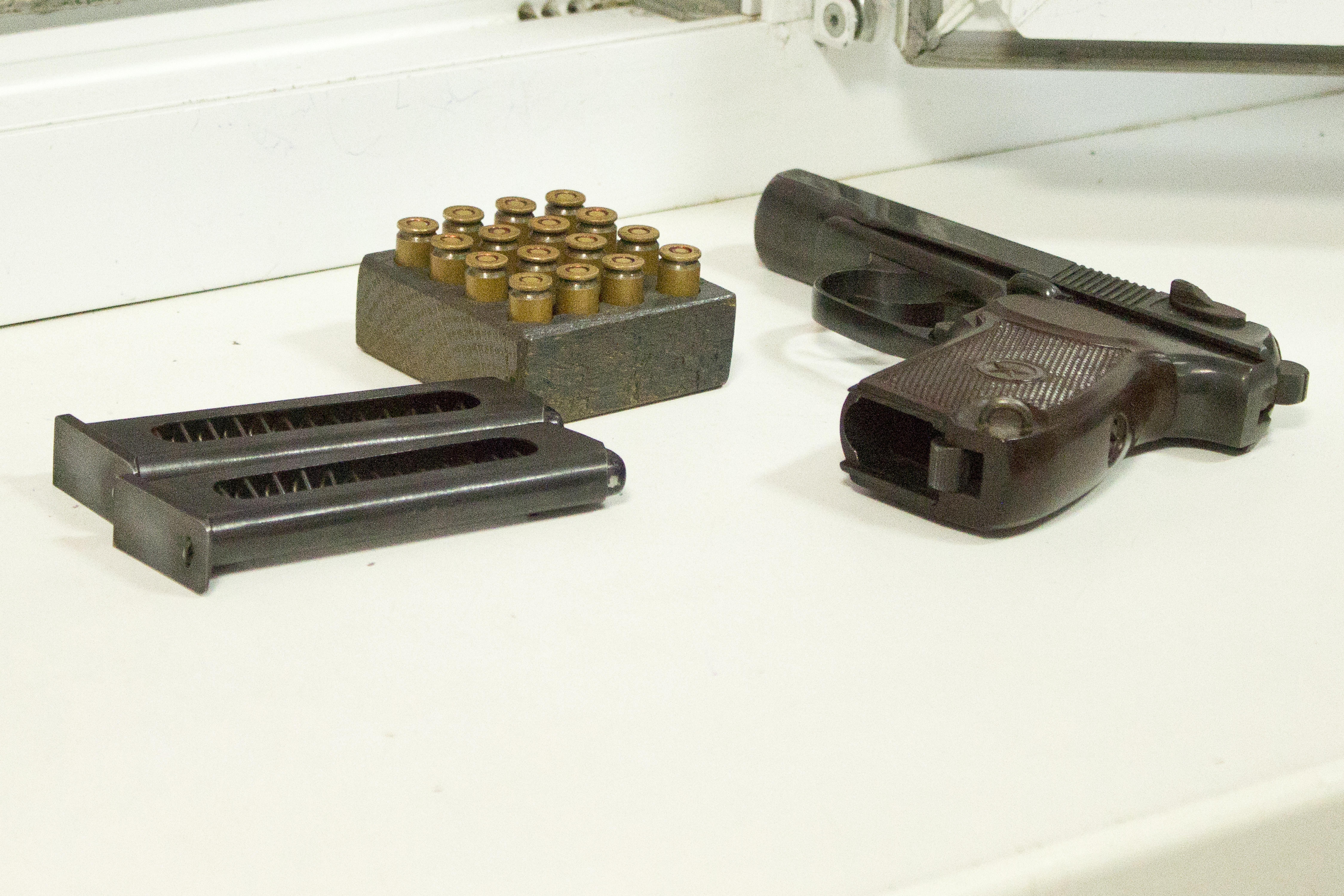 Невідомі обстріляли депутата від "Батьківщини" Невідомі обстріляли депутата від "Батьківщини"