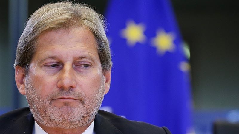 Єврокомісар Хан закликав Україну та Росію відмовитись від санкцій Єврокомісар Хан закликав Україну та Росію відмовитись від санкцій