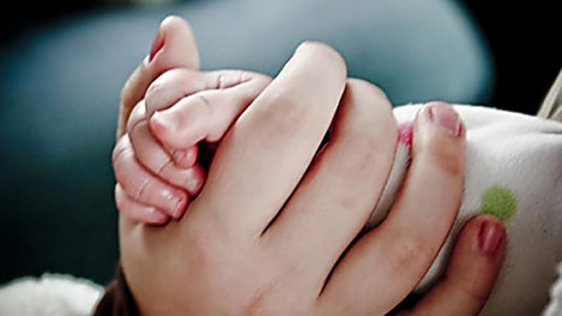 Женщина продала своего ребенка за 30 тысяч гривен Женщина продала своего ребенка за 30 тысяч гривен