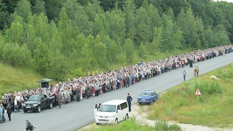 Полтавчани зустрінуть донецьку хресну ходу з часником Полтавчани зустрінуть донецьку хресну ходу з часником