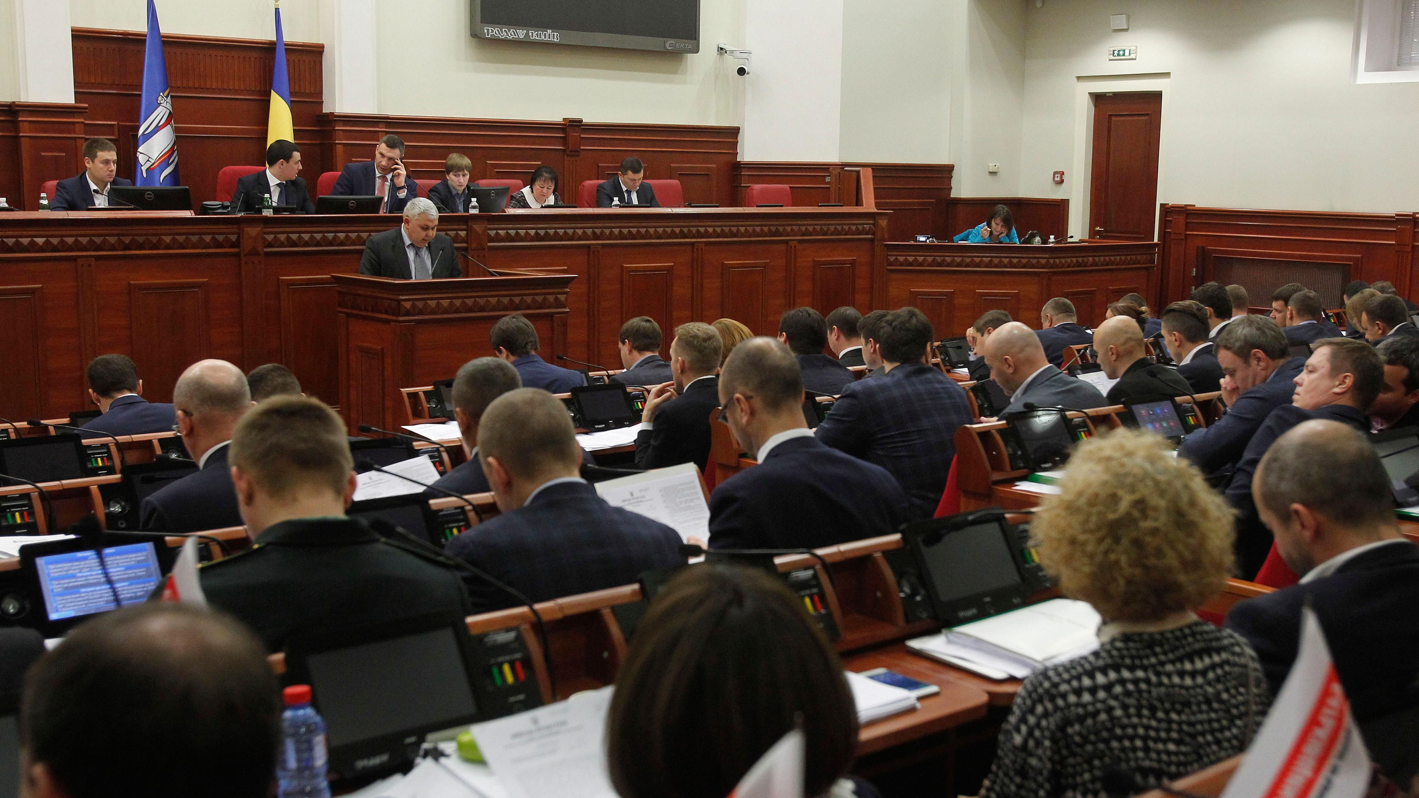 У Київраді побились депутати: відео У Київраді побились депутати: відео