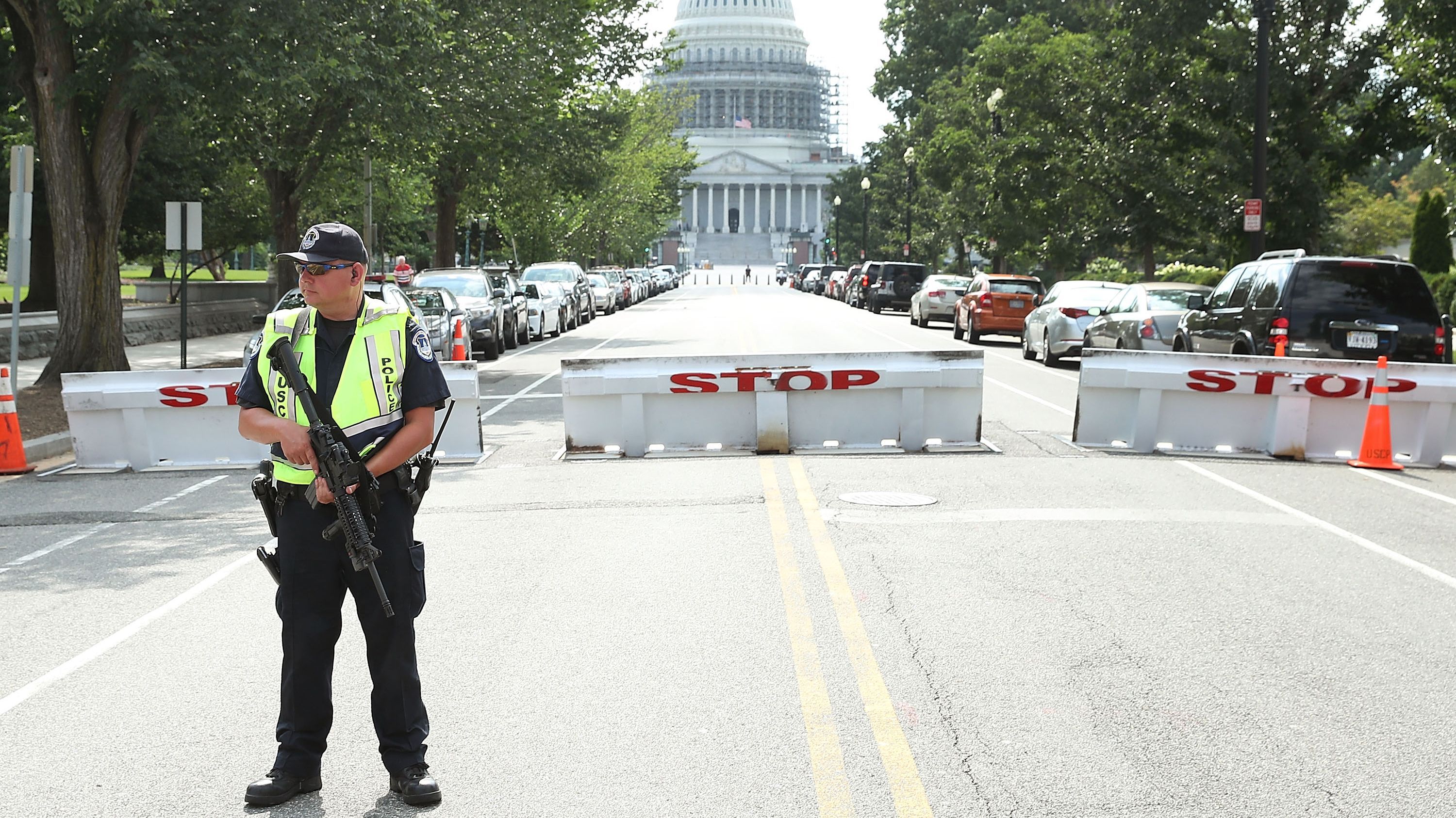 Из-за стрельбы пострадал Капитолий в США Из-за стрельбы пострадал Капитолий в США