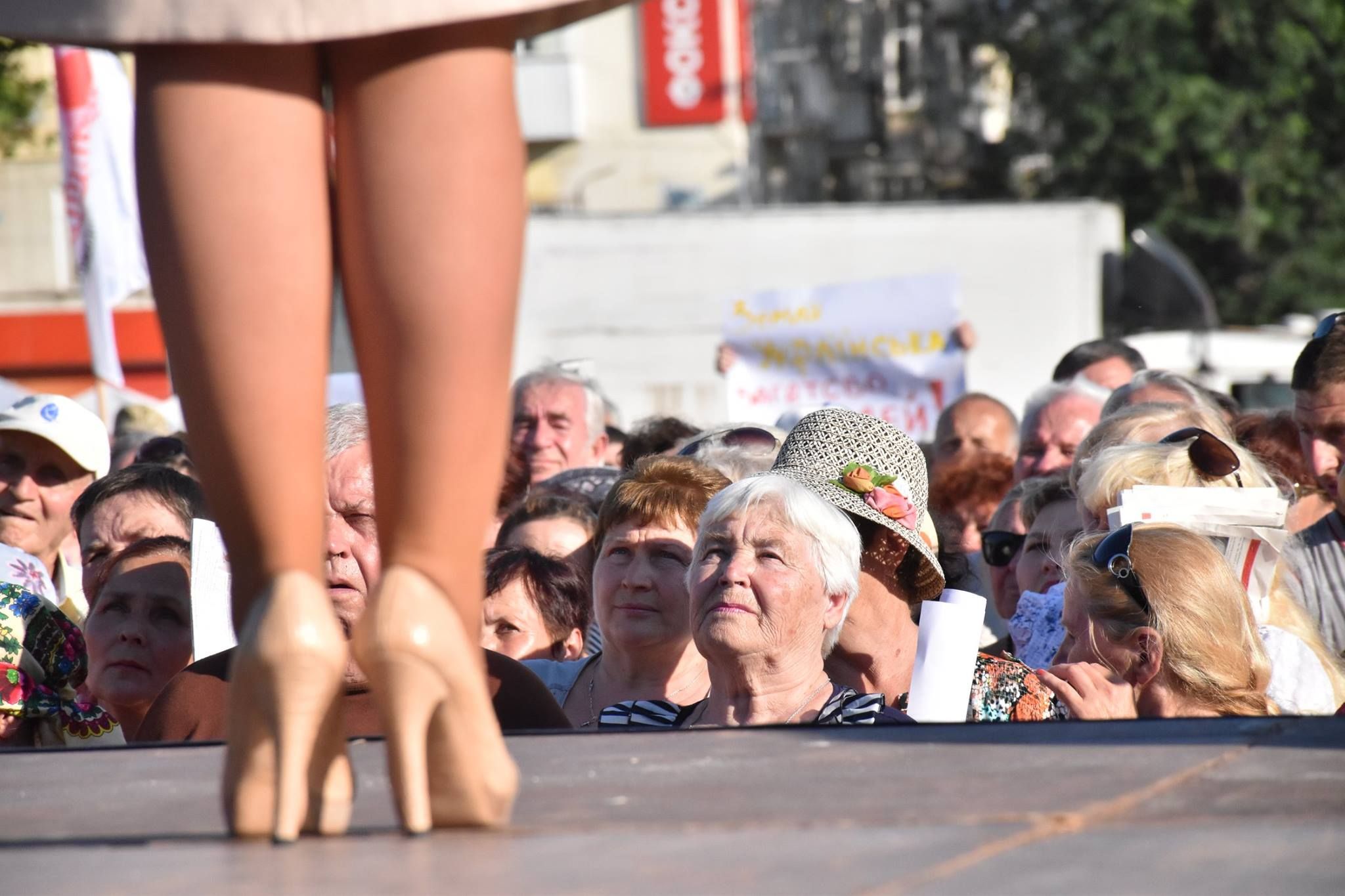 Скандал зі взуттям Тимошенко за 40 тисяч євро отримав продовження Скандал зі взуттям Тимошенко за 40 тисяч євро отримав продовження