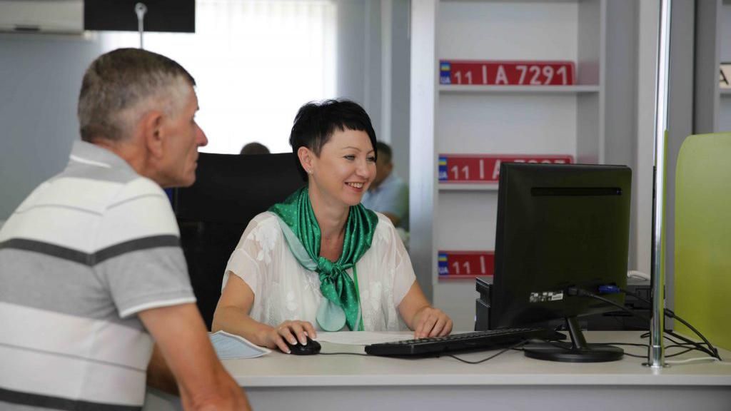 Скільки клієнтів обслужили в сервісному центрі МВС в Києві за перший день: цифра Скільки клієнтів обслужили в сервісному центрі МВС в Києві за перший день: цифра