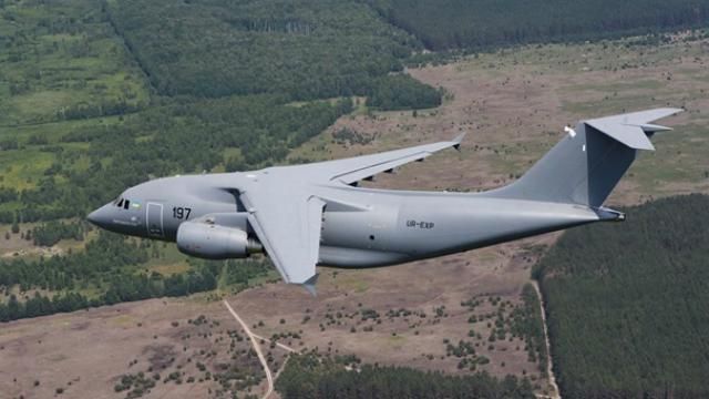 Як український Ан-178 показував піруети на престижному авіашоу: опубліковано відео