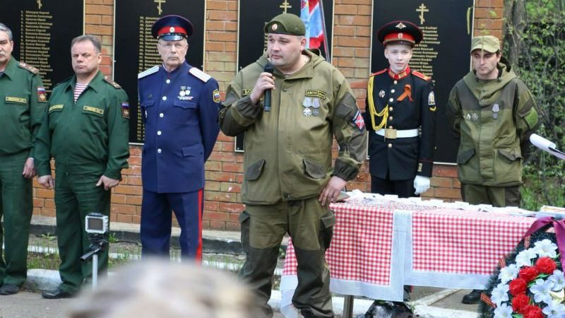 Російські офіцери роздали нагороди бойовикам, що воювали на Донбасі