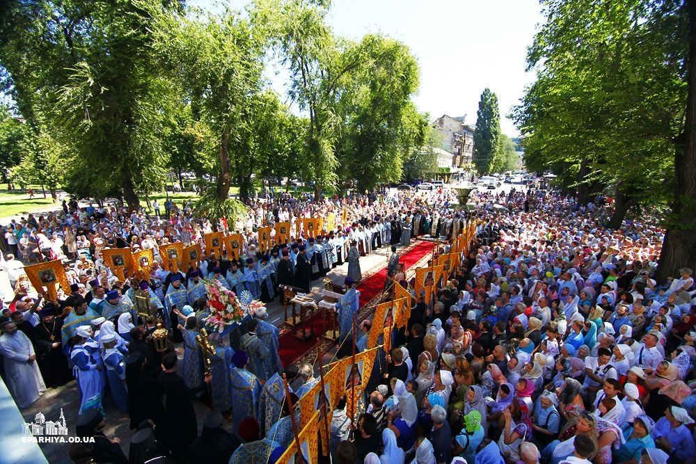 Хресна хода УПЦ: про релігію, гроші, політику і поліцейську звитягу Хресна хода УПЦ: про релігію, гроші, політику і поліцейську звитягу