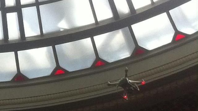 Геращенко пропонує покарати нардепів, які запустили безпілотник у Раді Геращенко пропонує покарати нардепів, які запустили безпілотник у Раді