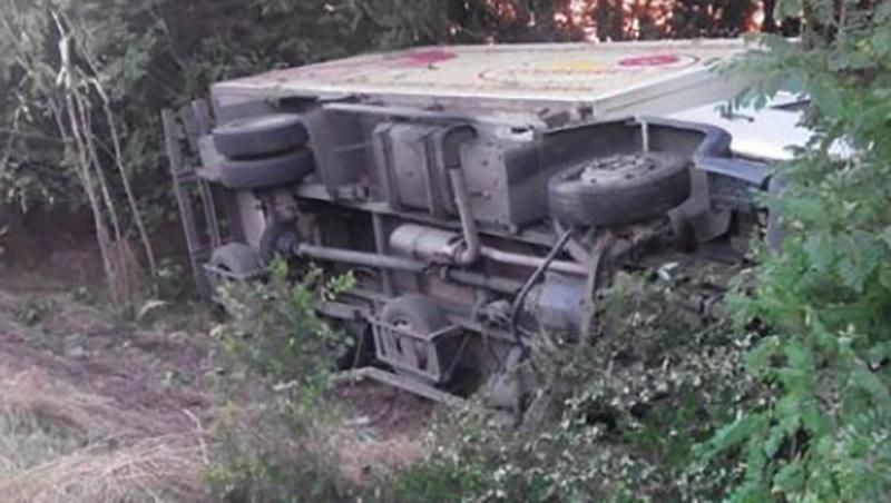 Смертельна ДТП у Запорізькій області: легковик врізався у вантажівку