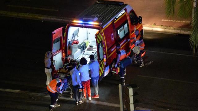 Кількість жертв кривавого теракту у Франції зросла до 80