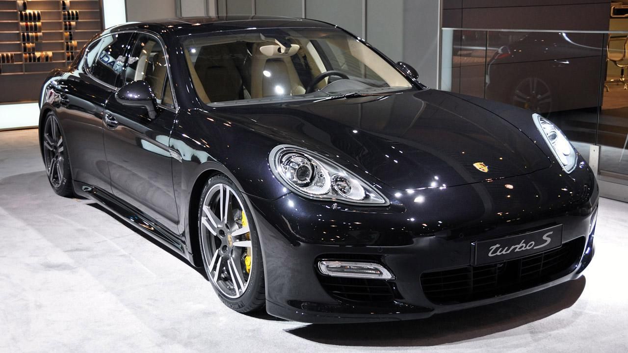 Элитное авто взорвалось в Одессе Элитное авто взорвалось в Одессе