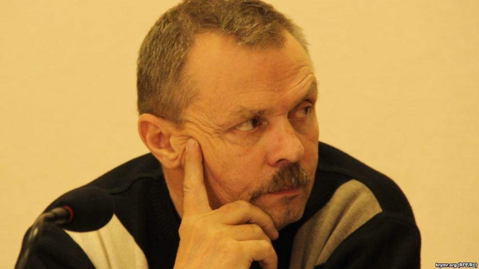 Два прокурори вимагали хабар у кримського екс-депутата, підозрюваного у державній зраді Два прокурори вимагали хабар у кримського екс-депутата, підозрюваного у державній зраді