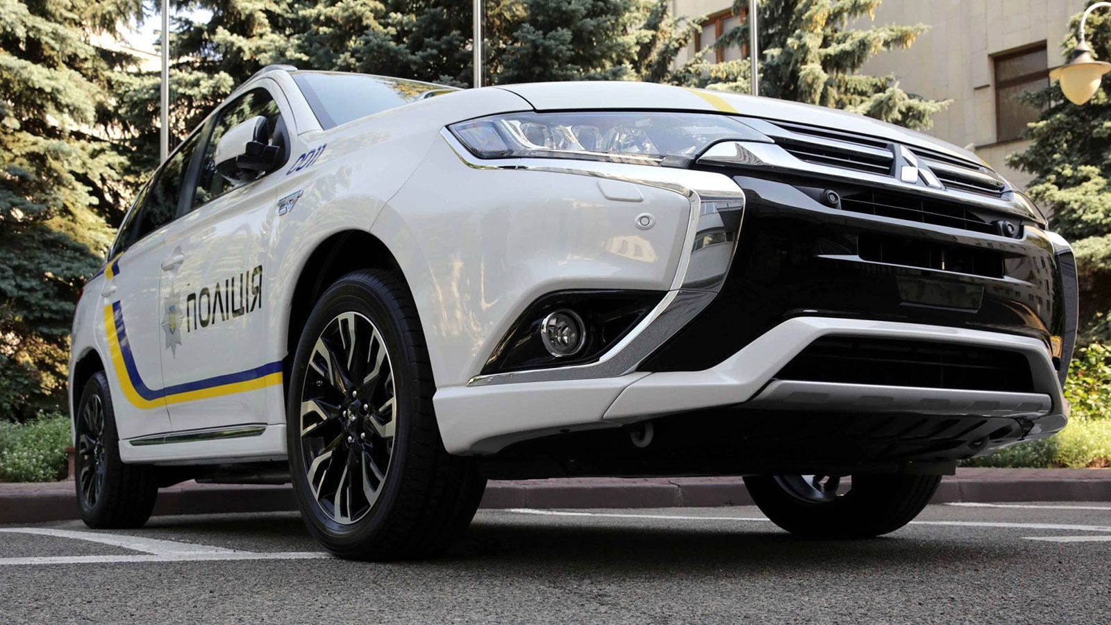 В МВД показали новые гибридные внедорожники для полиции В МВД показали новые гибридные внедорожники для полиции