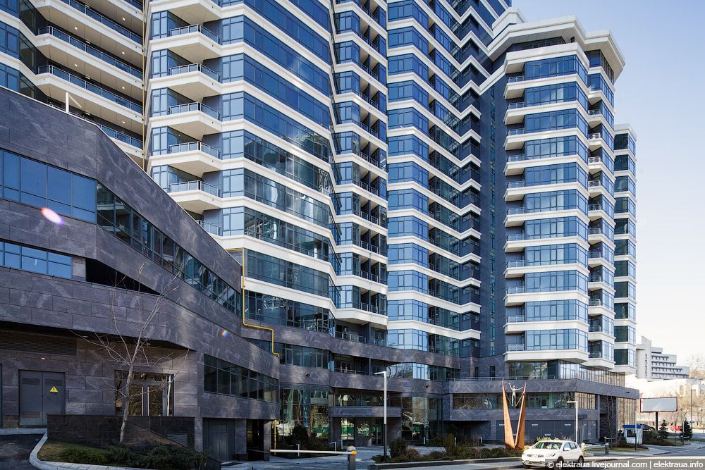 ЖК PecherSKY дозволяє мешканцям щодня милуватися краєвидами і почуватися комфортно
ЖК PecherSKY дозволяє мешканцям щодня милуватися краєвидами і почуватися комфортно