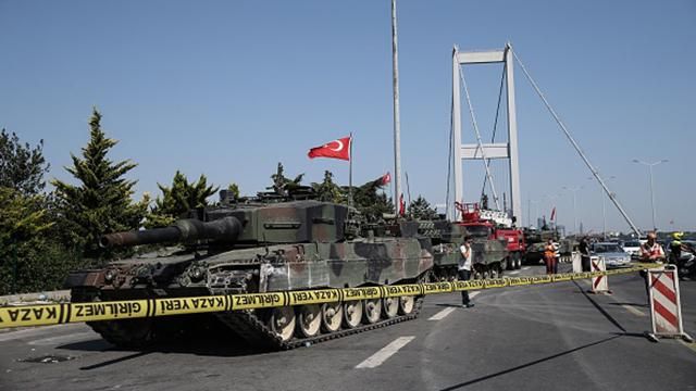 Переворот в Турции: Хронология одних горячих суток