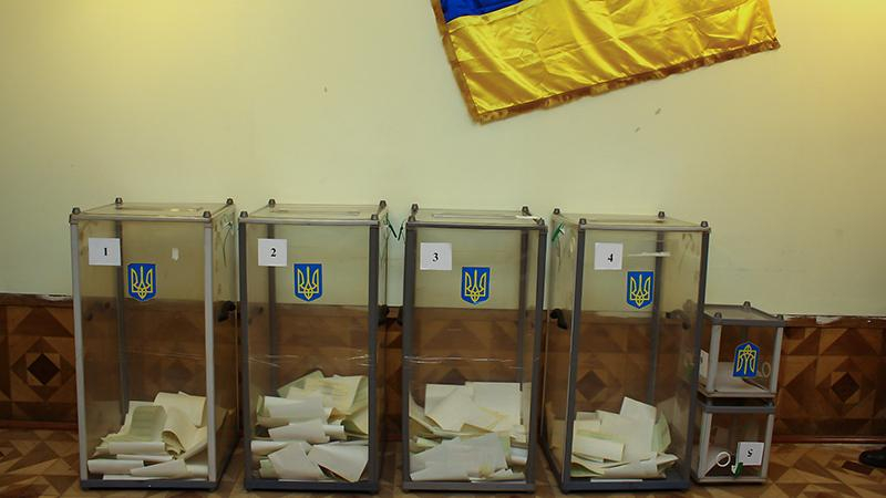 На 11 избирательных участках ищут взрывчатку На 11 избирательных участках ищут взрывчатку