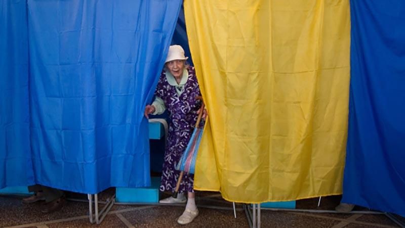 Спостерігачі назвали найпоширеніше порушення на виборах Спостерігачі назвали найпоширеніше порушення на виборах