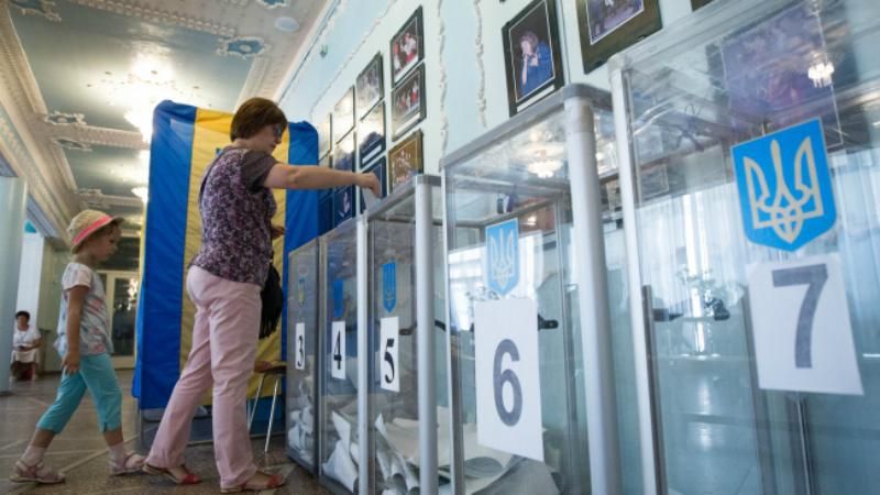 Промежуточные выборы в Раду: появились результаты экзитполов