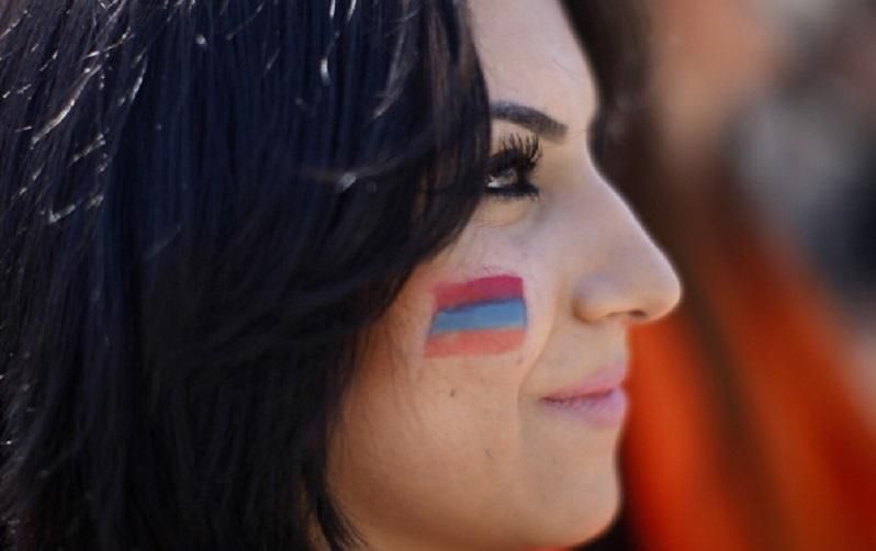 Вірменські жінки вийшли на головну площу Єревану