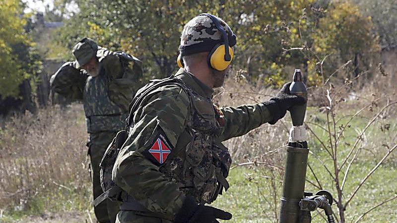 Розпочався обстріл Авдіївки: горять будинки, є поранений