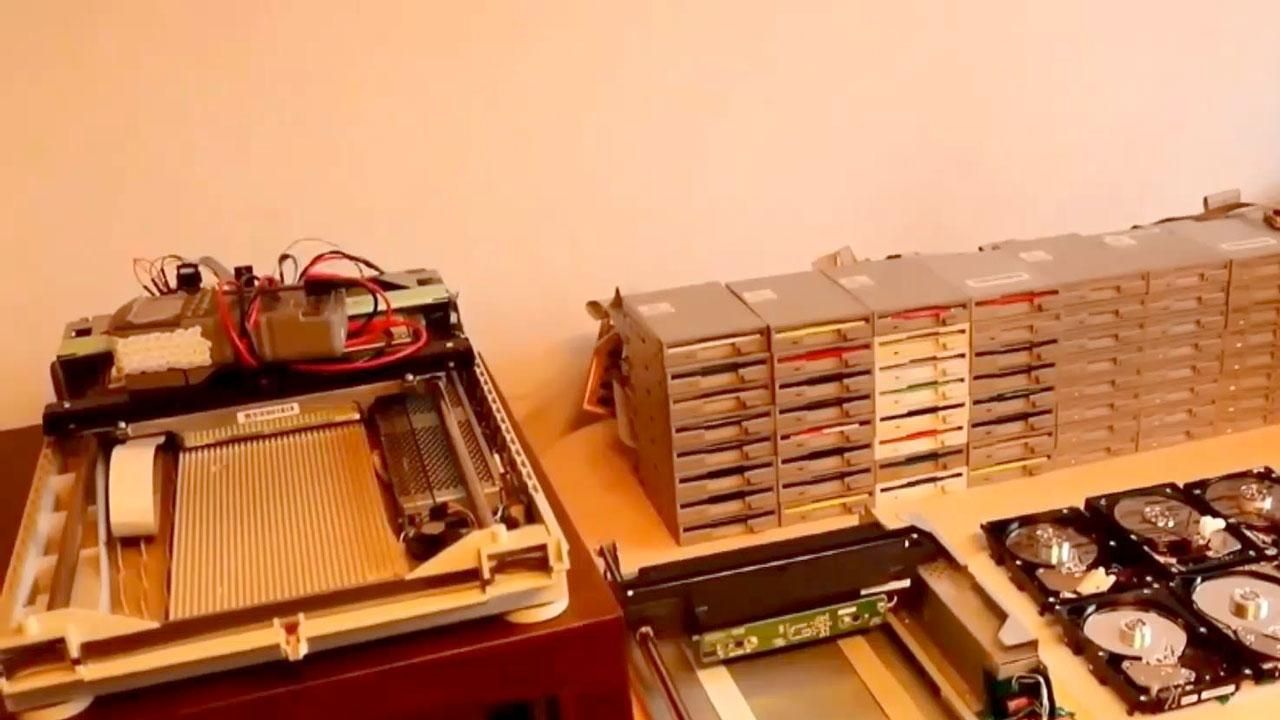 Легендарну композицію Nirvana зіграли дисководи та жорсткі диски Легендарну композицію Nirvana зіграли дисководи та жорсткі диски