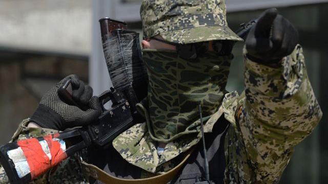 Бойовики жорстко розігнали мітинг у Донецьку: є важкопоранені 