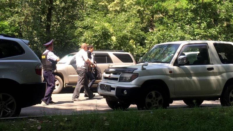 Подробности стрельбы в Алматы: на днях нападающий жестоко убил женщину Подробности стрельбы в Алматы: на днях нападающий жестоко убил женщину