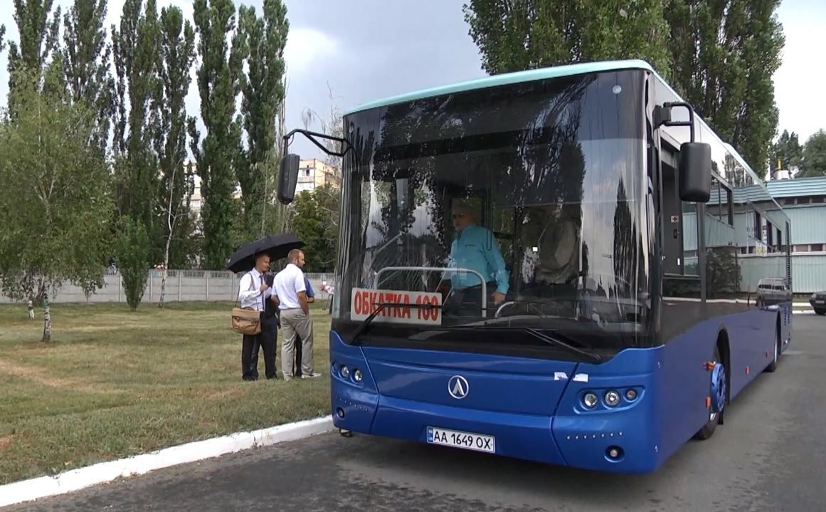 Українці представили унікальний автобус на метані