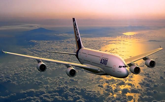 Невероятный трюк: самолет научился летать вертикально Невероятный трюк: самолет научился летать вертикально