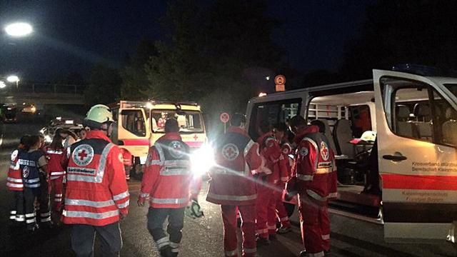 Резня в немецком поезде: появились фото с места происшествия Резня в немецком поезде: появились фото с места происшествия