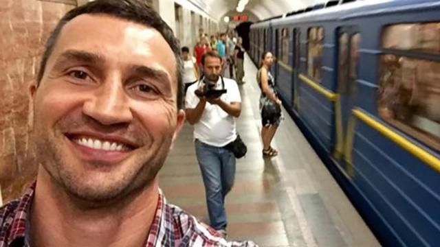 Шварценеггер дал прикурить дочери Кличко: появилось фото Шварценеггер дал прикурить дочери Кличко: появилось фото