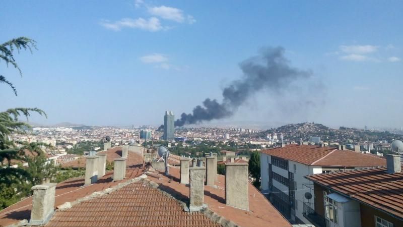 Столб черного дыма стоит над Анкарой: появились ужасающие фото и видео