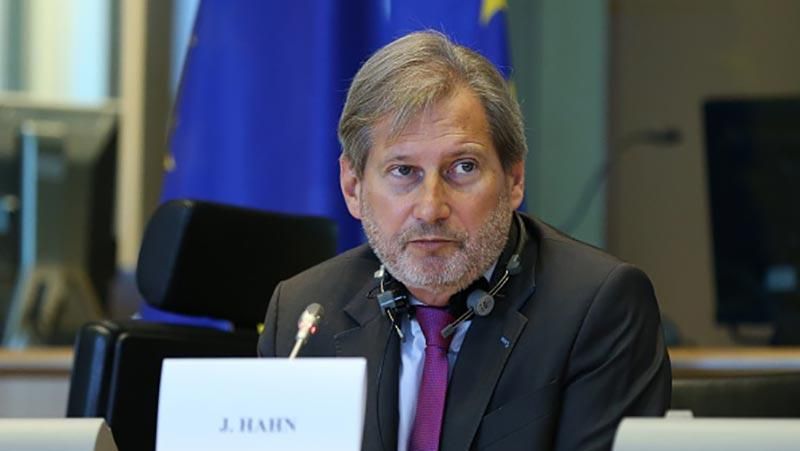 Еврокомиссар назвал месяц, когда Украина получит безвизовый режим Еврокомиссар назвал месяц, когда Украина получит безвизовый режим