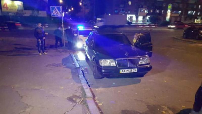 Гранату обнаружили в машине в Киеве