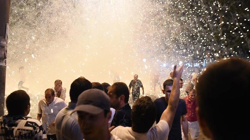 Разгон протеста в Ереване: более ста задержанных, десятки раненых Разгон протеста в Ереване: более ста задержанных, десятки раненых