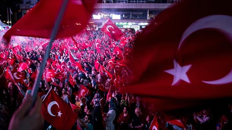 Чрезвычайное положение в Турции: что делать украинцам? Чрезвычайное положение в Турции: что делать украинцам?