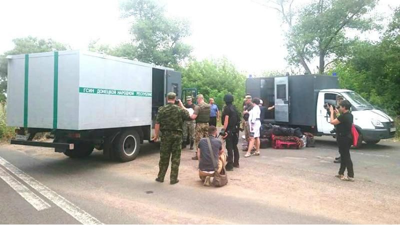 Бойовики передали Україні 23 засуджених: з’явились фото