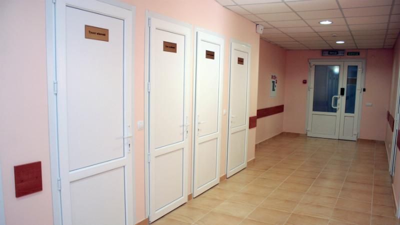 Онкоцентр Києва через Prozorro закупив "золотих" швабр по 2,5 тисячі за штуку Онкоцентр Києва через Prozorro закупив "золотих" швабр по 2,5 тисячі за штуку
