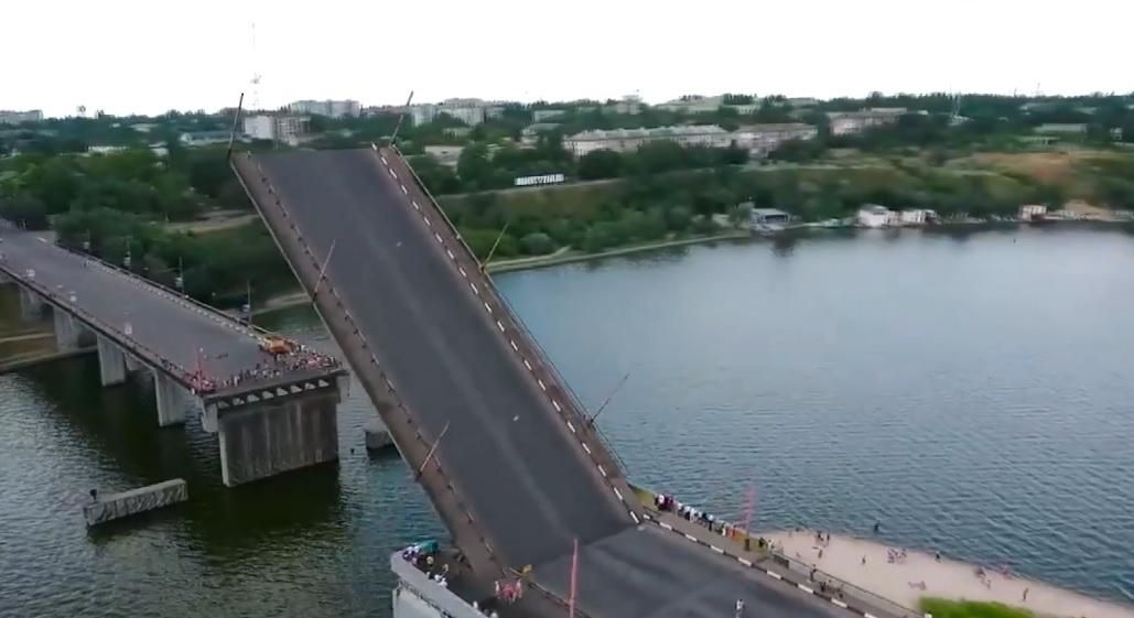Украинцы построили один из самых длинных разводных мостов Европы