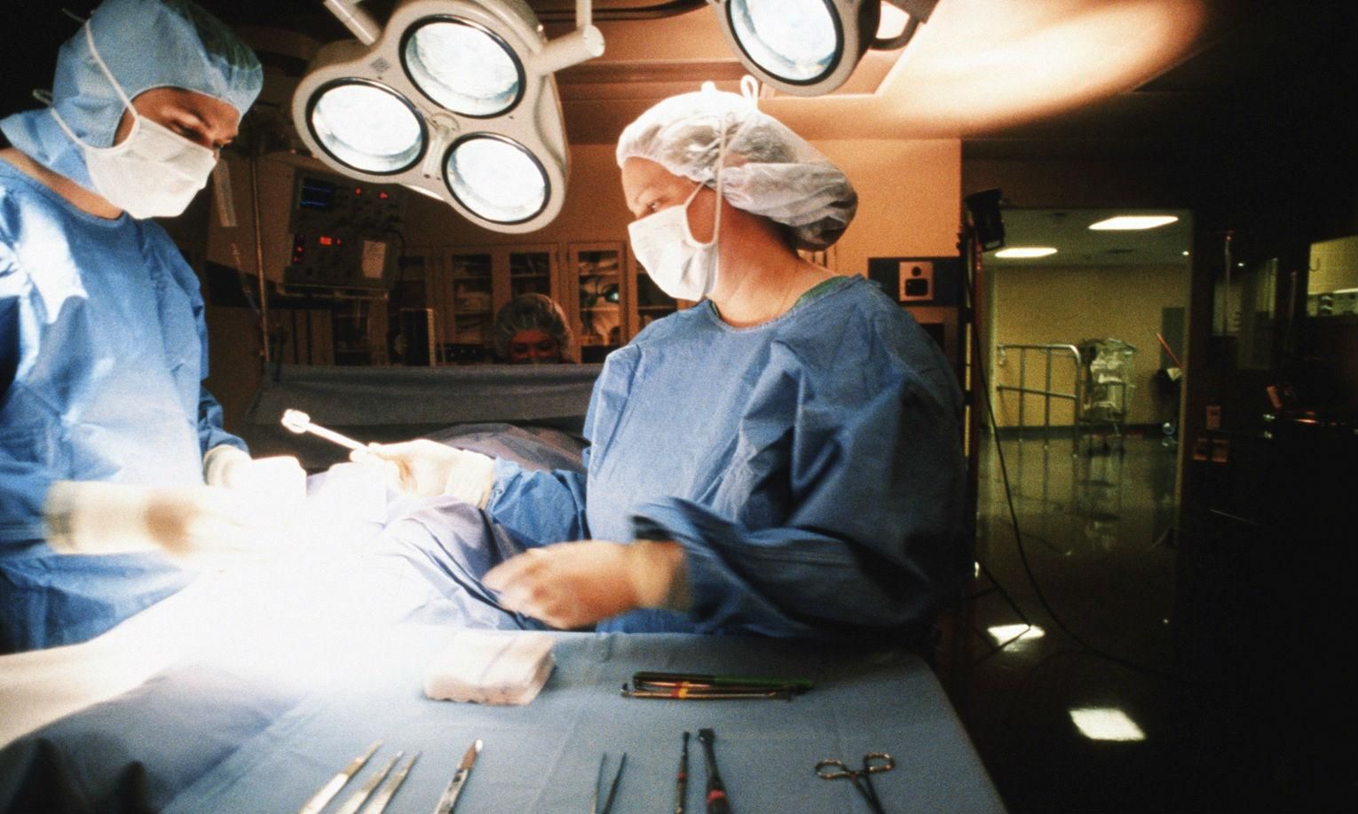 Українські лікарі провели низку вдалих операцій на серці за новою методикою