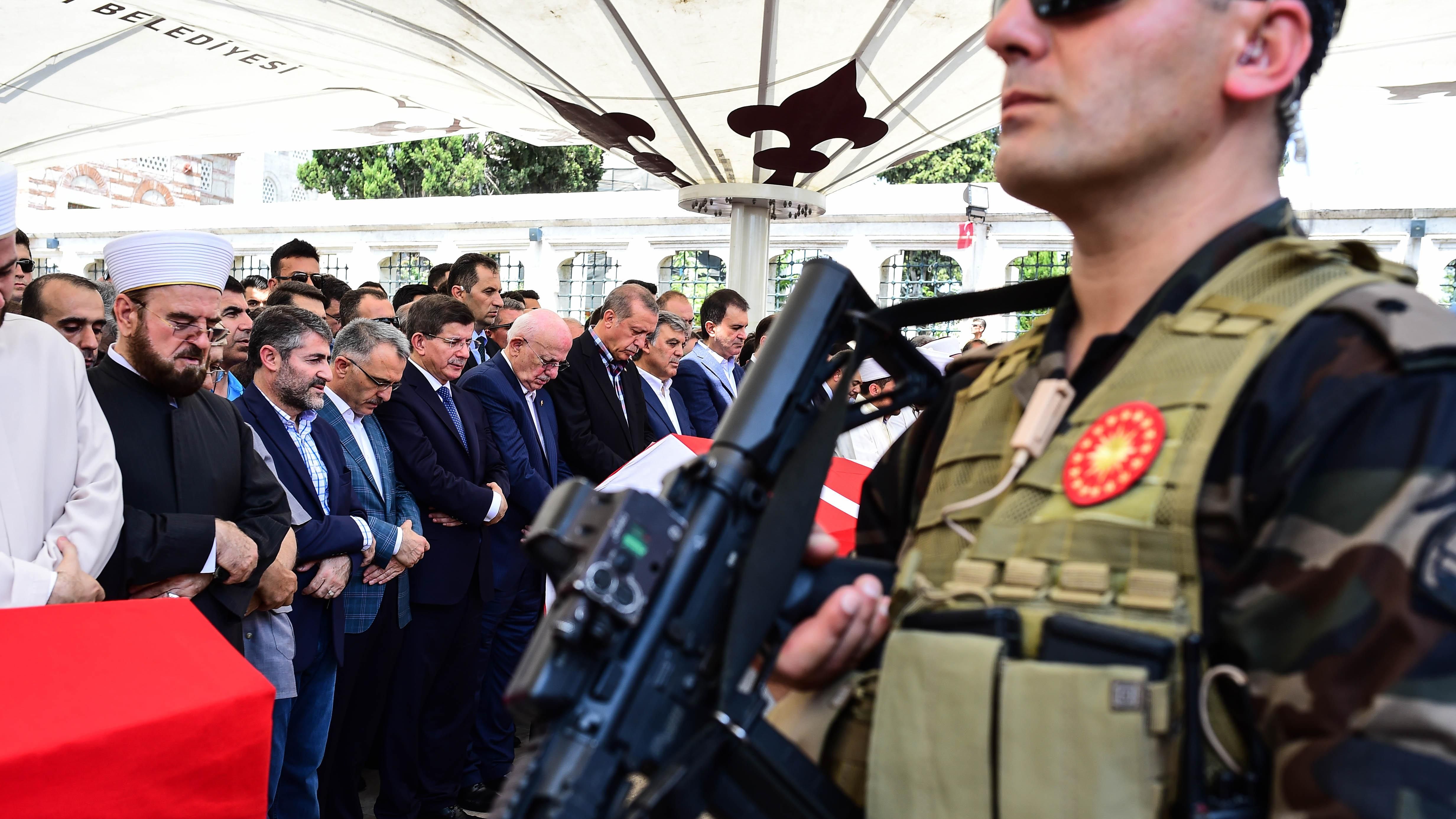 Надзвичайний стан у Туреччині можуть продовжити Надзвичайний стан у Туреччині можуть продовжити