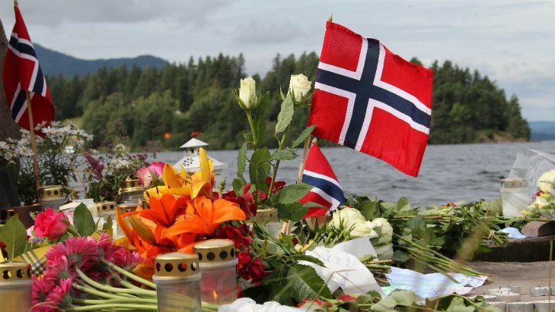 Криваві теракти Брейвіка: подробиці масового вбивства та лояльне ставлення до злочинця Криваві теракти Брейвіка: подробиці масового вбивства та лояльне ставлення до злочинця